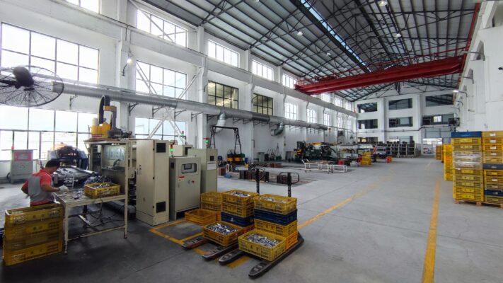 PHỤ KIỆN NHÔM KÍNH LP CỦA NƯỚC NÀO? phu-kien-nhom-kinh-lp