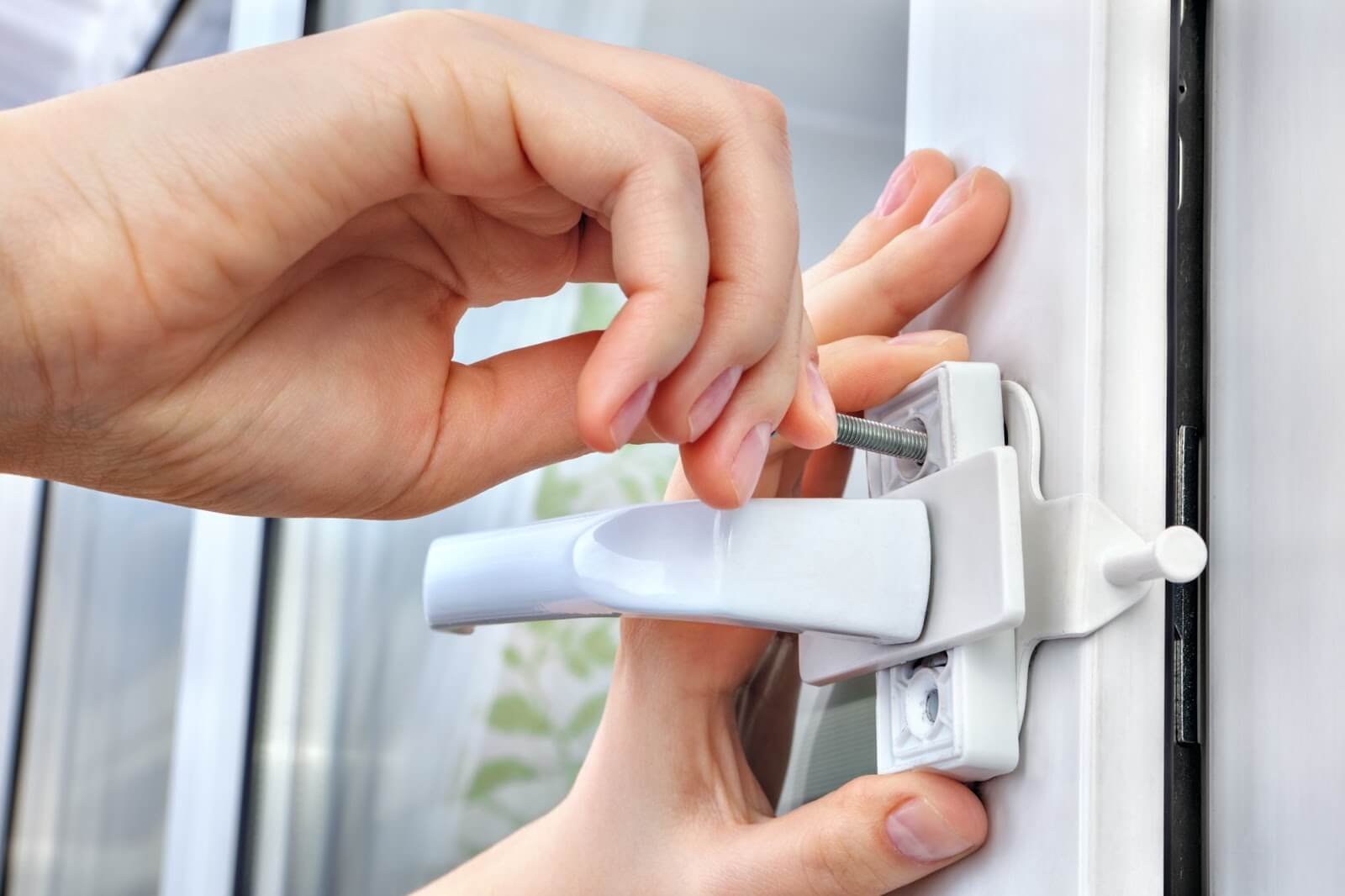 6 LƯU Ý BẢO TRÌ VÀ BẢO DƯỠNG PHỤ KIỆN CỬA NHÔM