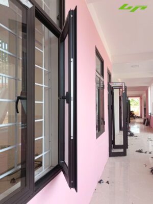 Top 3 Phụ Kiện Tay Nắm Cửa Nhôm Kính Thợ Xưởng Không Thể Thiếu Phụ kiện tay nắm cửa nhôm (5)