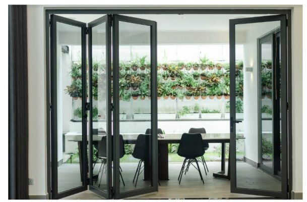 Hướng dẫn lắp bánh xe cửa lùa (1)