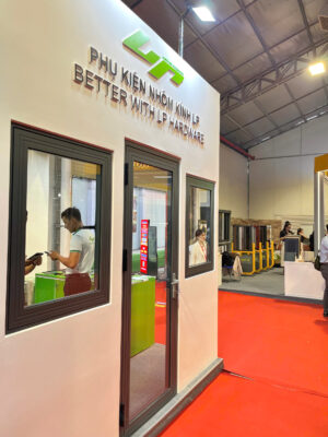 Giá tay nắm cửa nhôm (3)