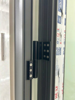 bản lề cửa nhôm cao cấp 3